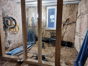 33. Woche bis 17.12 Es geht nochmal vorwärts: Sanitär, Schwelle Giebel, Decken
