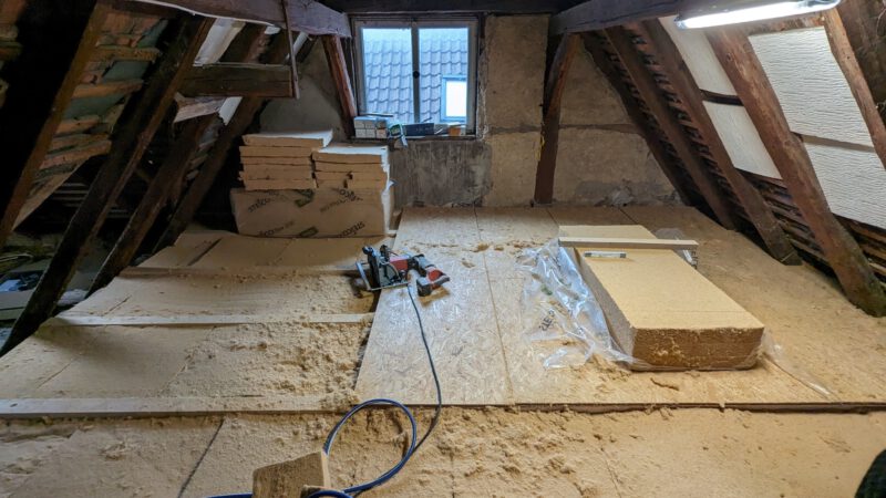 32. Woche bis 10.12 Wir haben eine Decke und Dämmen das Dach